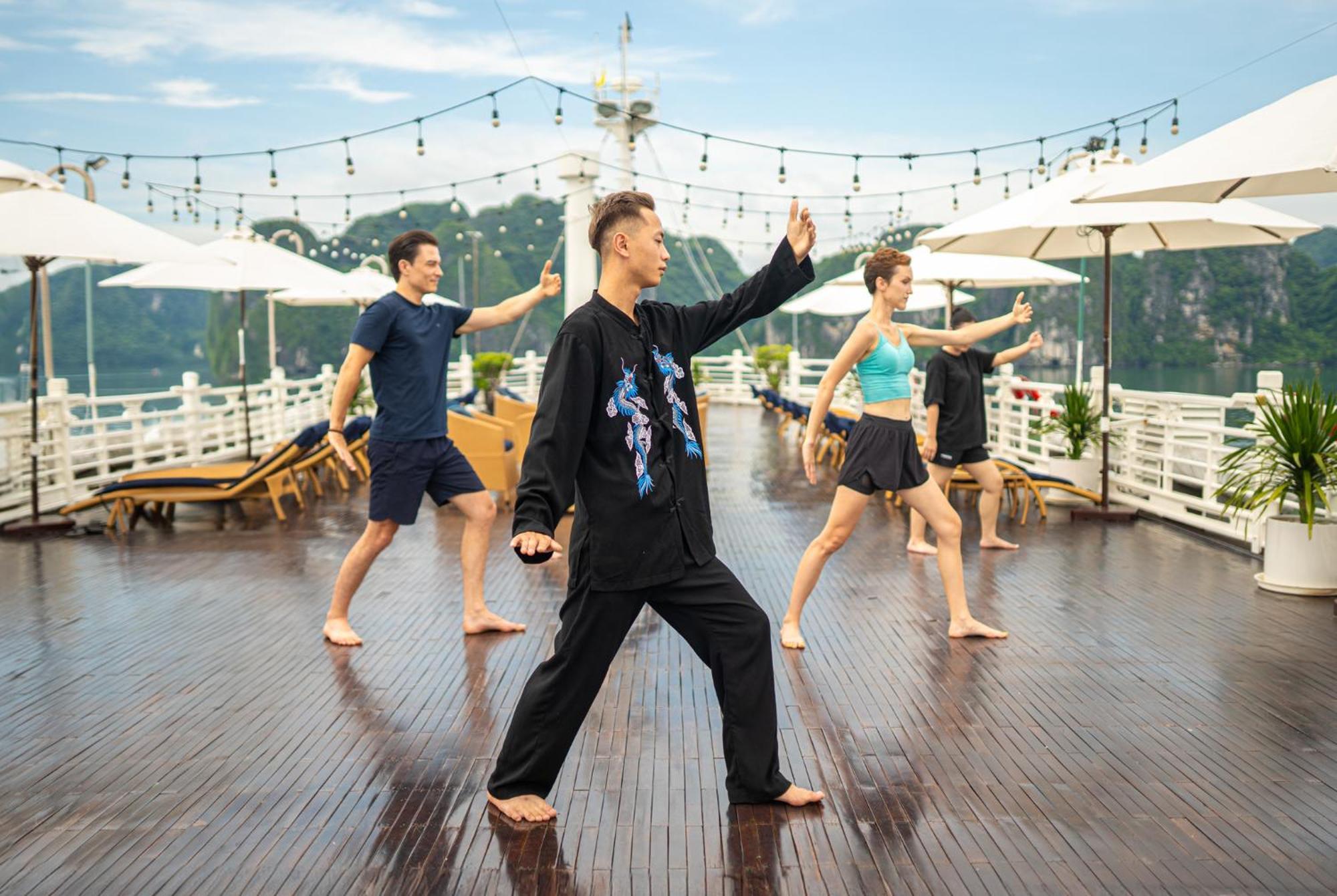 The Au Co Cruise - Managed By Bhaya Cruise 5*